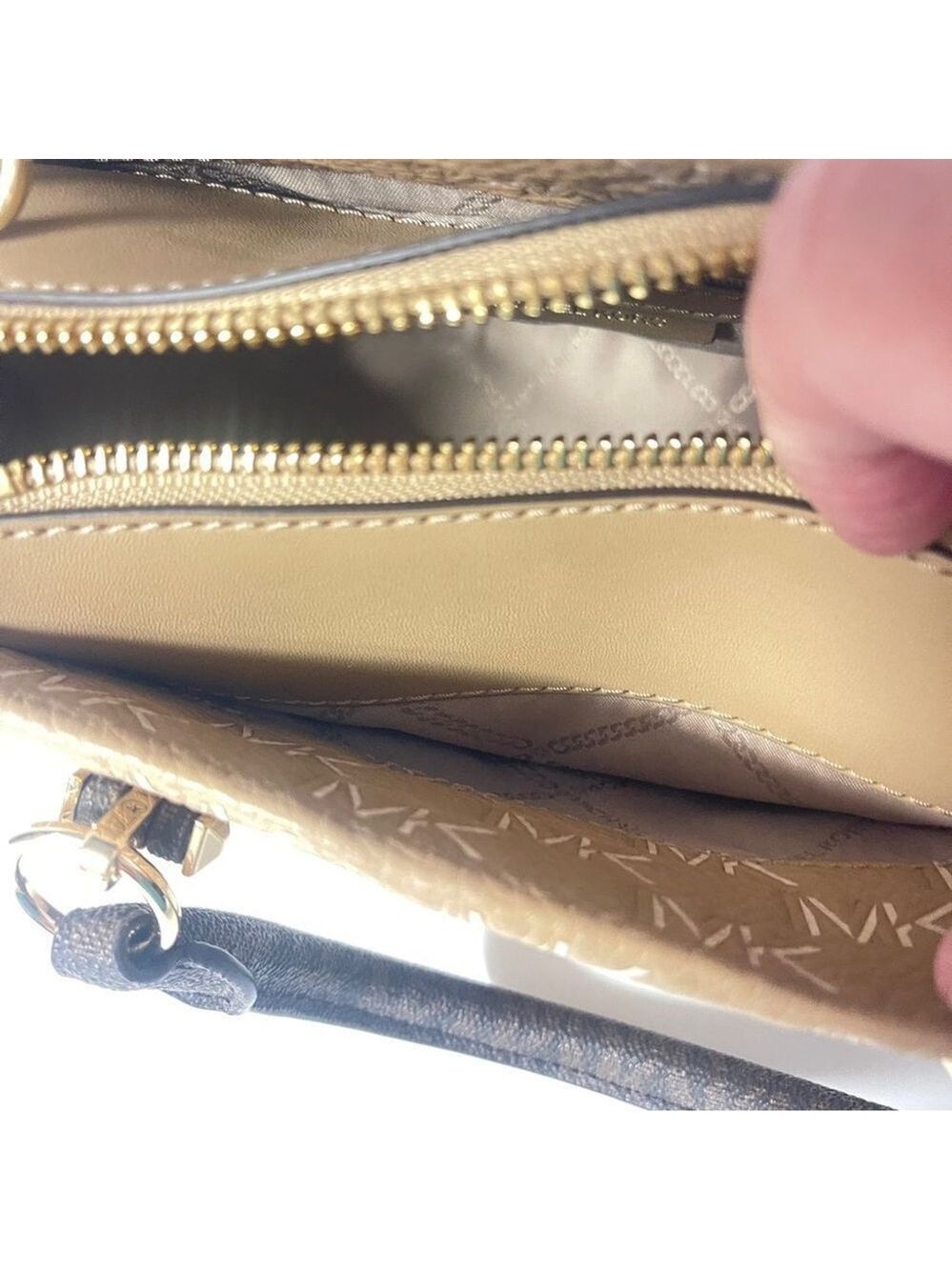 Michael Kors Marilyn Small Satchel & Wallet Set
Camel/Brown MK Signature Logo - Picture 13 of 13